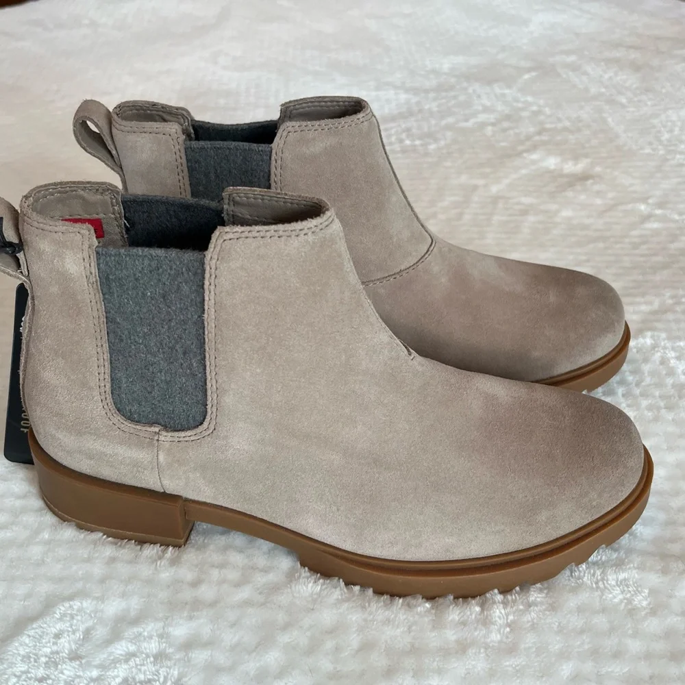 Waterproof Sorel Tan Suede Chelsea ankle booties